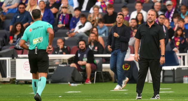 Barcelona quyết kháng cáo cho tấm thẻ đỏ của Hansi Flick.