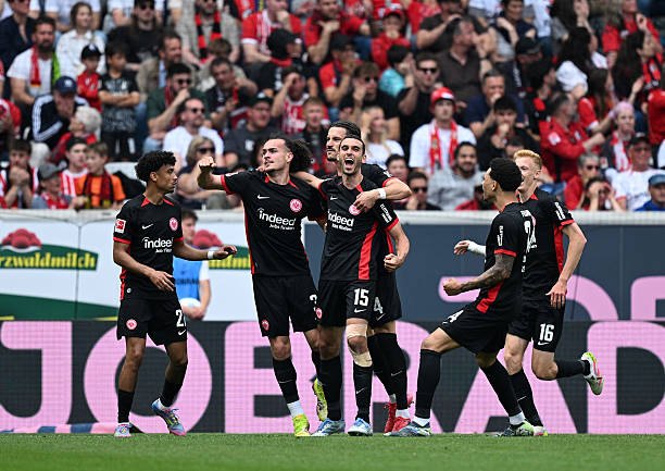 Frankfurt đang sở hữu hàng công chất lượng.