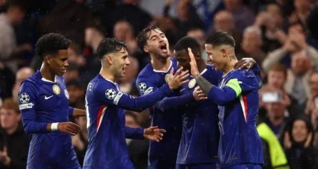 Estevao là linh hồn nơi hàng công Chelsea.