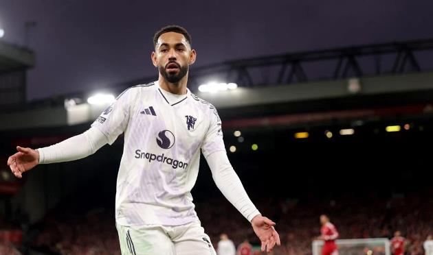 Cunha ghi điểm với tất cả.