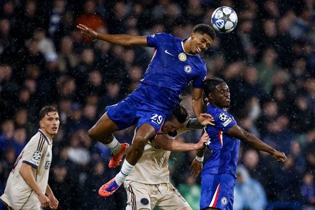 Fofana góp phần quan trọng vào chiến thắng đậm của Chelsea.