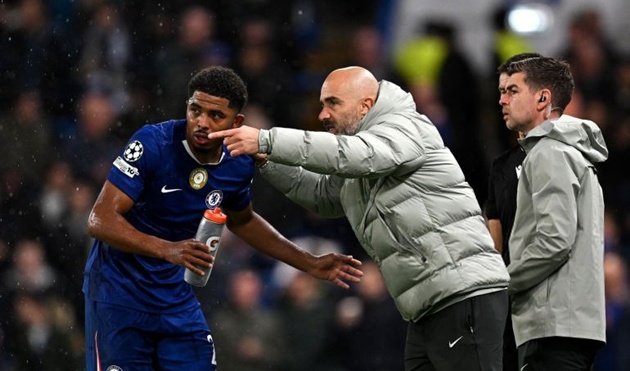 Anh chơi chắc chắn trong cả trận.