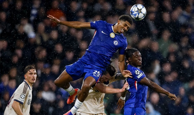Ảnh bài viết 1 kiến tạo, 10 lần thu hồi bóng: Người hùng thầm lặng của Chelsea trước Ajax