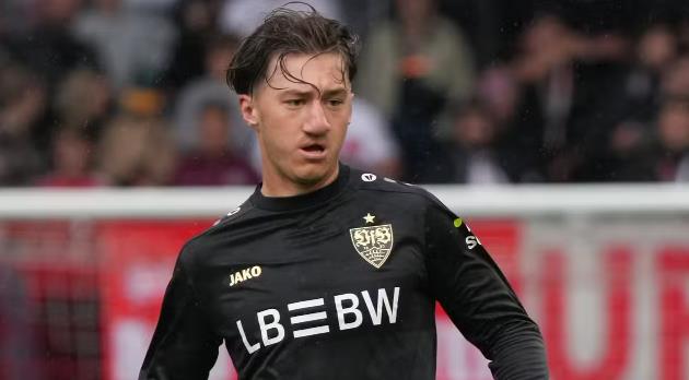 Stiller được MU theo sát.