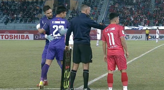 Nguyễn Filip dính chấn thương