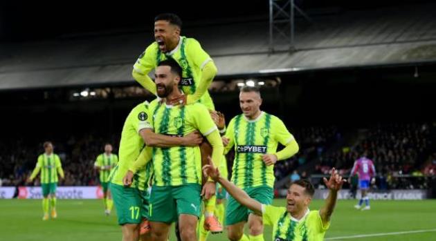 AEK Larnaca giành thắng lợi tối thiểu để leo cao trên BXH.