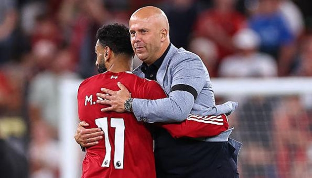 Arne Slot sẽ phải sớm đưa ra quyết định về Mohamed Salah.