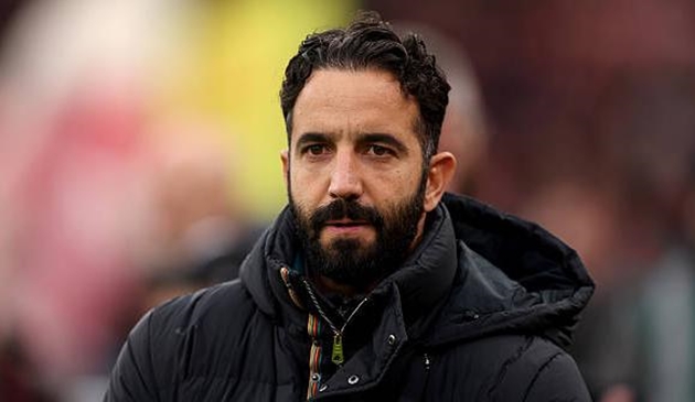 Ảnh bài viết Amorim phớt lờ chỉ trích của Slot về MU