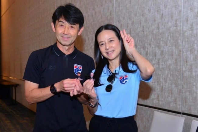 Ảnh bài viết Dư luận Thái Lan chia rẽ khi Madam Pang lên tiếng vụ sa thải HLV Ishii