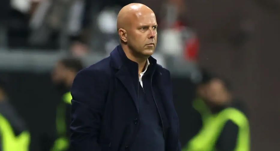 Ảnh bài viết Arne Slot lo ngại, Liverpool sa sút vì chiến thuật "bóng dài"