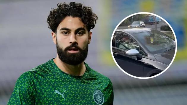 Gvardiol lái chiếc Volkswagen Golf 8R giản dị giữa dàn siêu xe tại Man City.