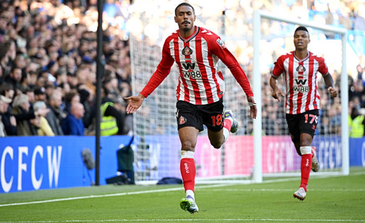 Sunderland quân bình tỷ số trước Chelsea.