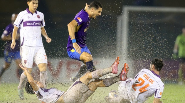 Hoàng Hên góp vào chiến thắng của CLB Hà Nội.