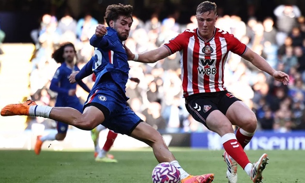 Ảnh bài viết Paul Merson chỉ trích Marc Guiu sau trận thua của Chelsea