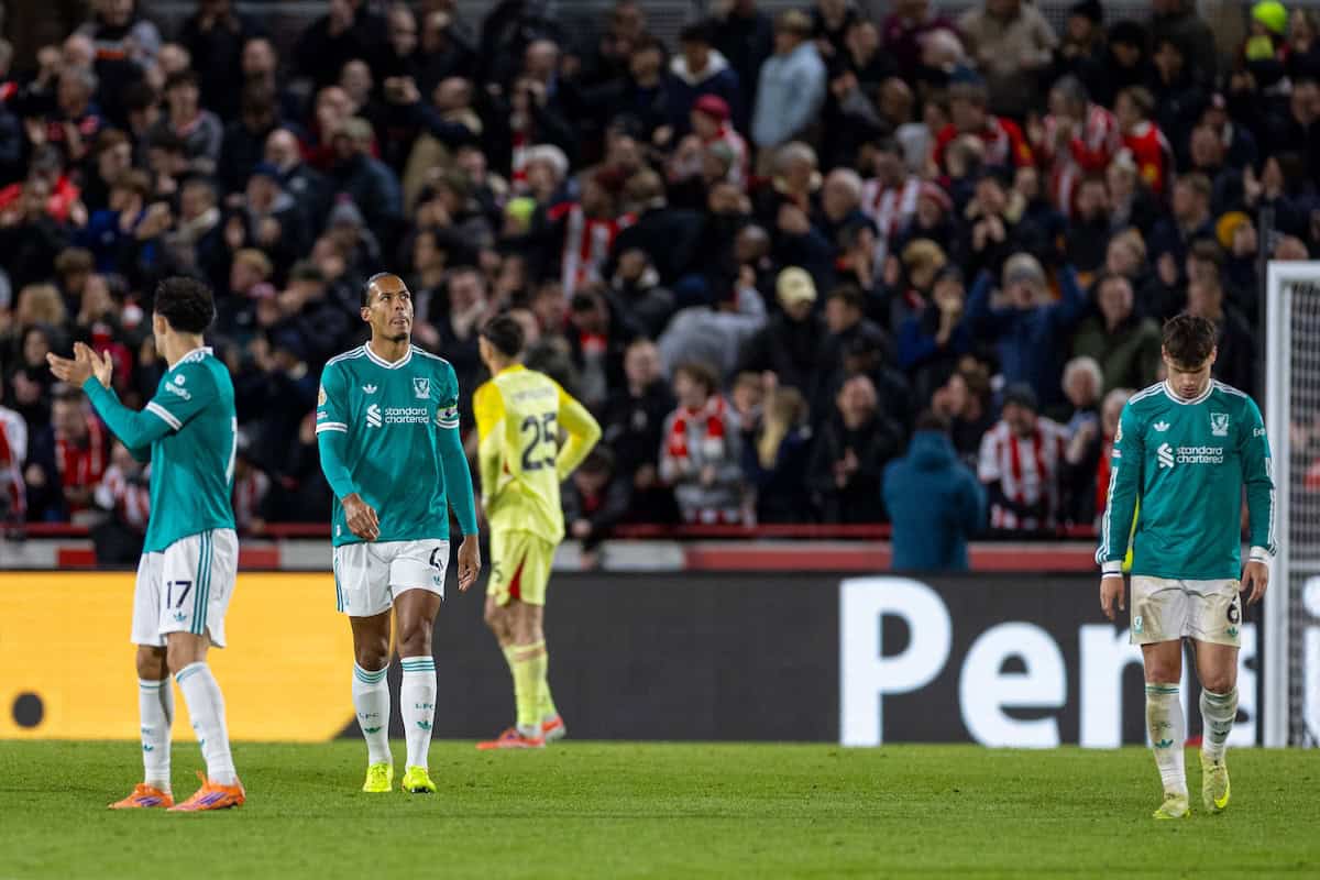 Liverpool thua 4 trận liên tiếp ở Ngoại hạng Anh.