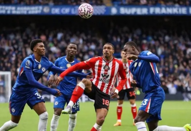 Chelsea thua Sunderland.