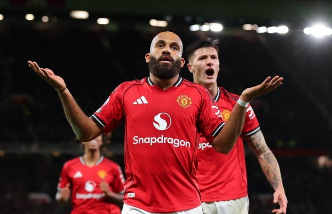 Mbeumo ghi bàn thắng nâng tỷ số lên 4-2.