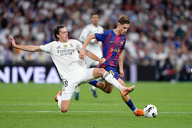 Real Madrid khiến Barcelona