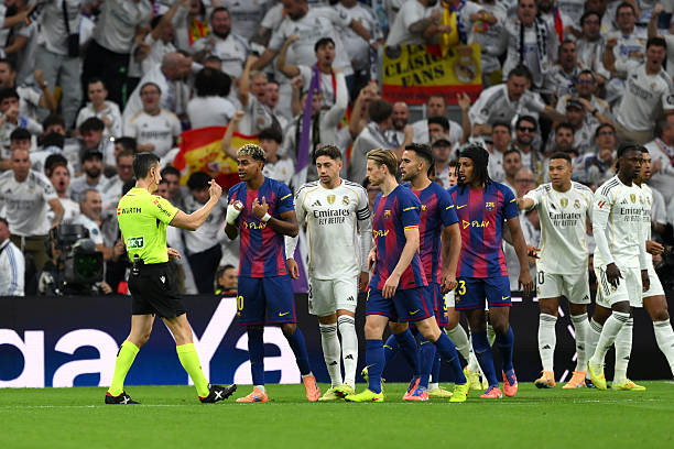 Barca nhận thất bại ở Bernabeu.