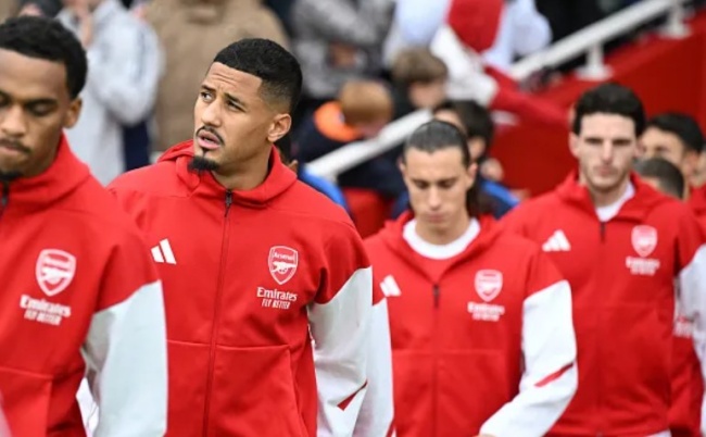 Arsenal chiếm đỉnh BXH Ngoại hạng Anh.