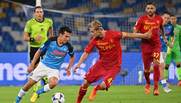 Napoli đặt mục tiêu giành trọn 3 điểm trên sân khách.