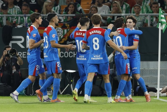 Atletico Madrid đánh bại Betis 2-0.