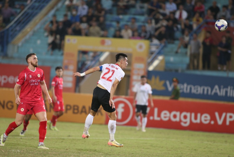 Tiến Linh có một trận đấu mờ nhạt.