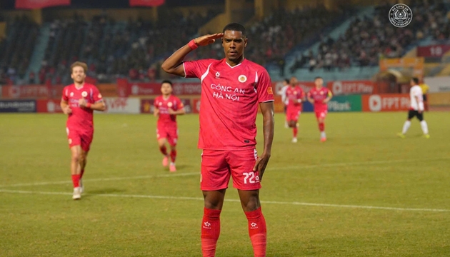 Alan giúp CAHN đánh bại CATPHCM.