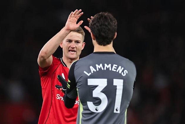 De Ligt xuất phát ở toàn bộ 9 trận ở Ngoại hạng Anh mùa này.