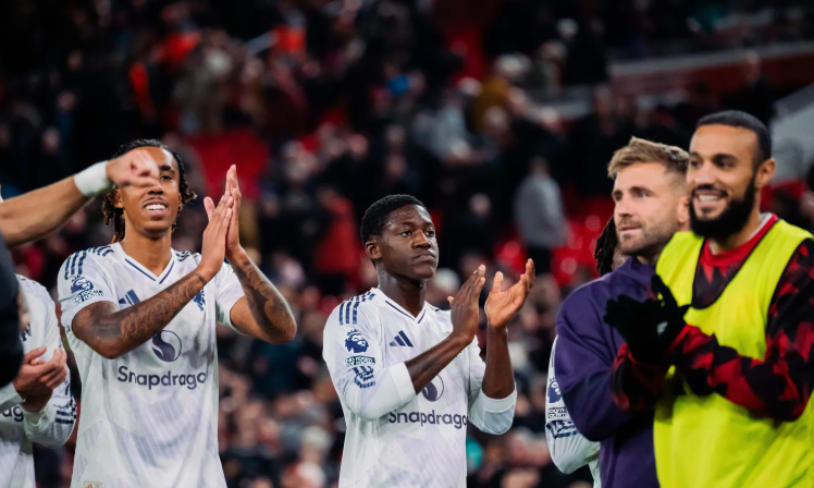 Ảnh bài viết MU quyết không để Mainoo, Zirkzee rời đi tháng Giêng