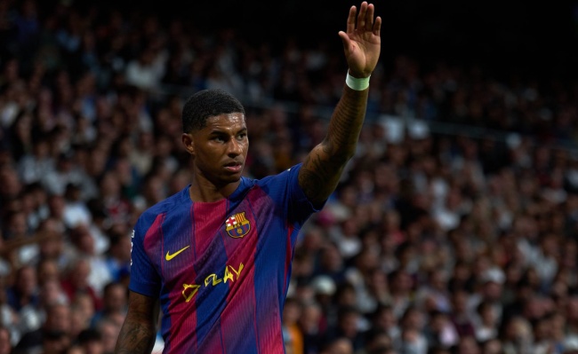 Rashford tỏa sáng ở Barcelona.