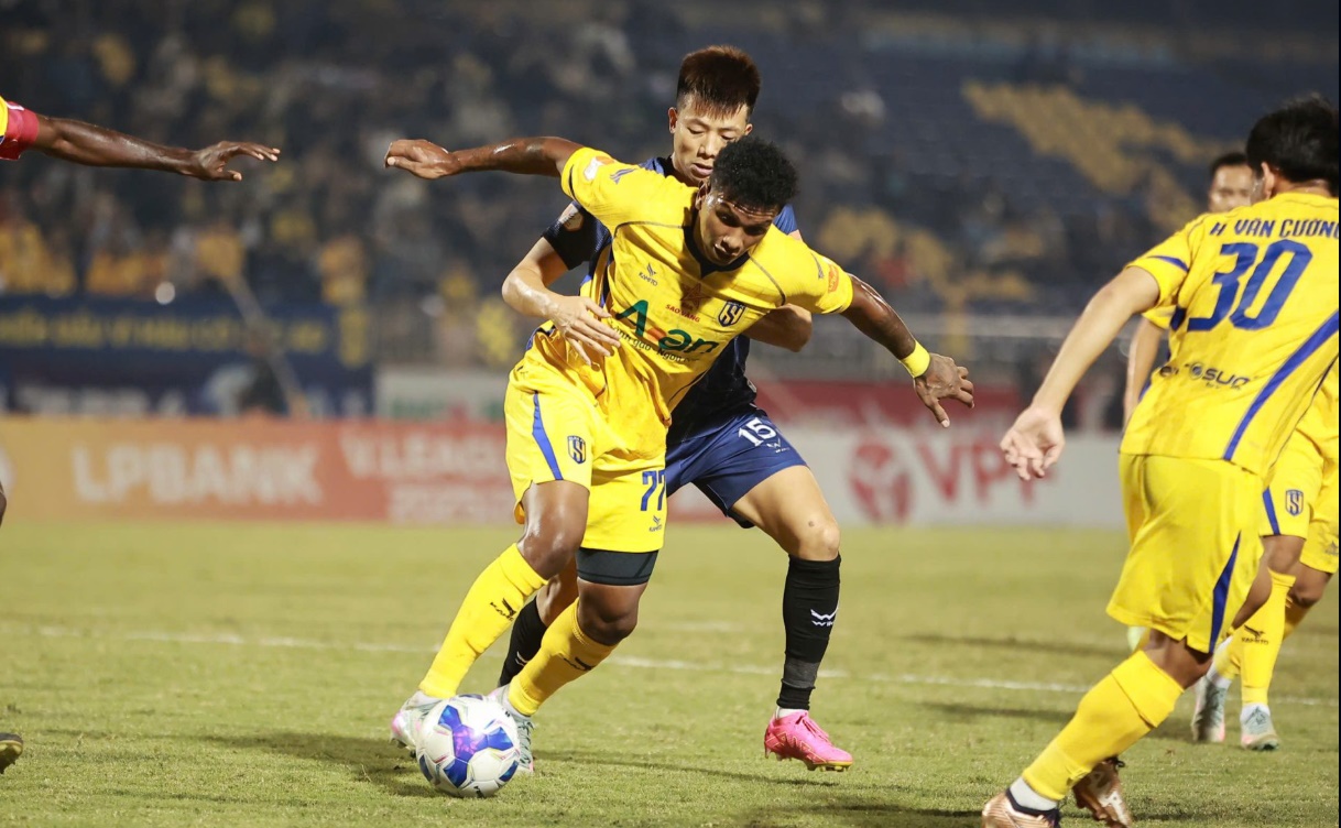 HLV Công Minh chỉ ra thực trạng của V-League.