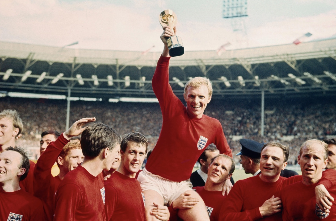 Ảnh bài viết World Cup 1966: Bobby Charlton và mùa hè đưa nước Anh lên đỉnh thế giới