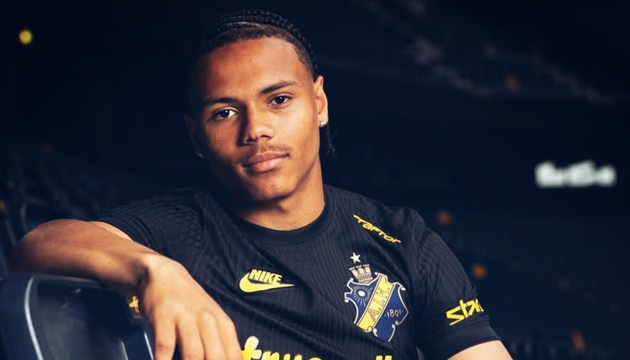 MU theo tuổi tiền đạo trẻ người Thụy Điển.