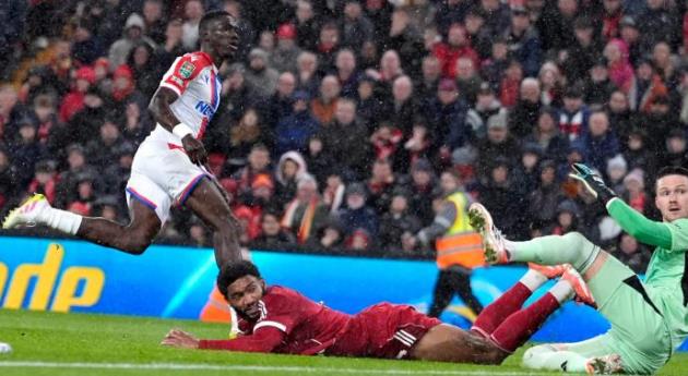 Liverpool hoàn toàn bất lực trước Palace.