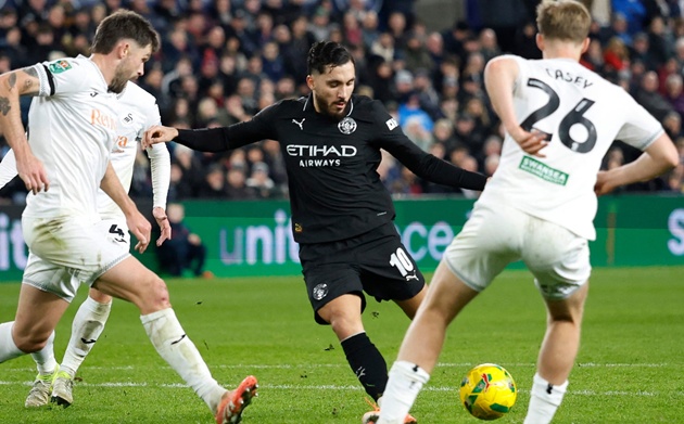 Cherki đóng góp 1 bàn và 1 kiến tạo trước Swansea