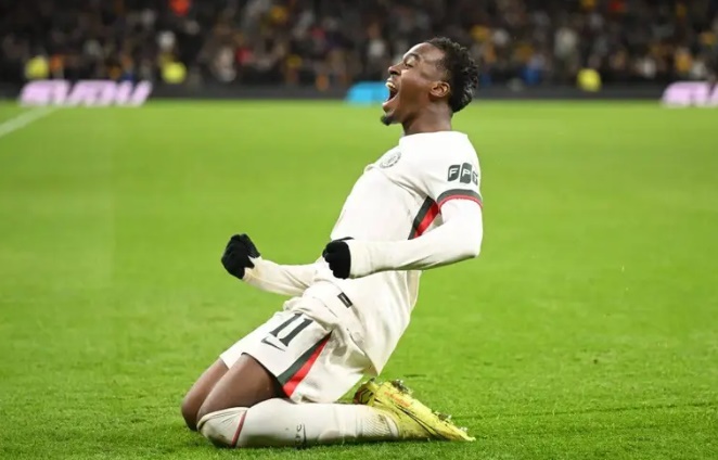 Ảnh bài viết Gittens đẳng cấp, nhưng không thể che mờ nỗi lo hàng thủ Chelsea