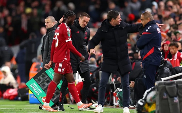 Ảnh bài viết Amara Nallo nhận thẻ đỏ thứ hai chỉ sau hai trận cho Liverpool