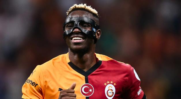 Osimhen được Barca săn đón.