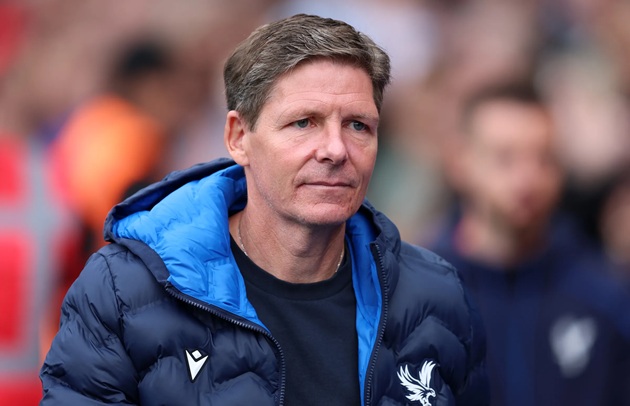 Ảnh bài viết Oliver Glasner bảo vệ chất lượng Liverpool, bác bỏ ý kiến đội hình yếu