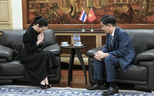 Ảnh bài viết Madam Pang trực tiếp đến Đại sứ quán Việt Nam xin lỗi vụ nhầm quốc kỳ