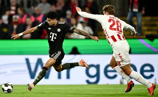 Bayern Munich được hưởng lợi từ việc không có VAR.