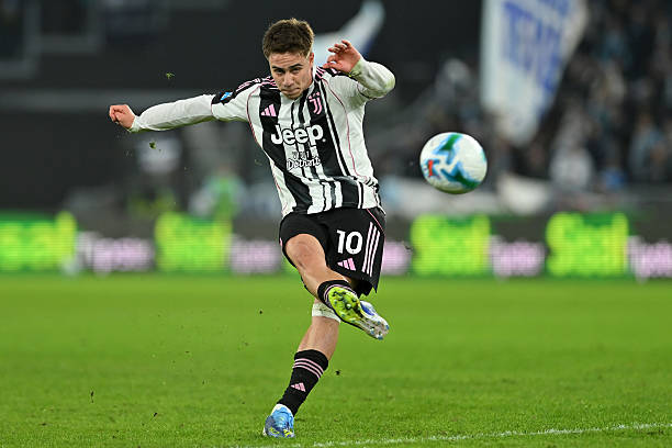 Ảnh bài viết Chelsea dẫn đầu cuộc đua giành Kenan Yildiz từ Juventus