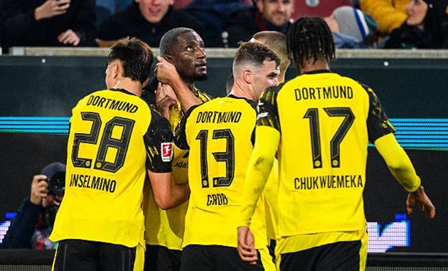 Borussia Dortmund tạm thời leo lên vị trí thứ hai trên bảng xếp hạng Bundesliga.
