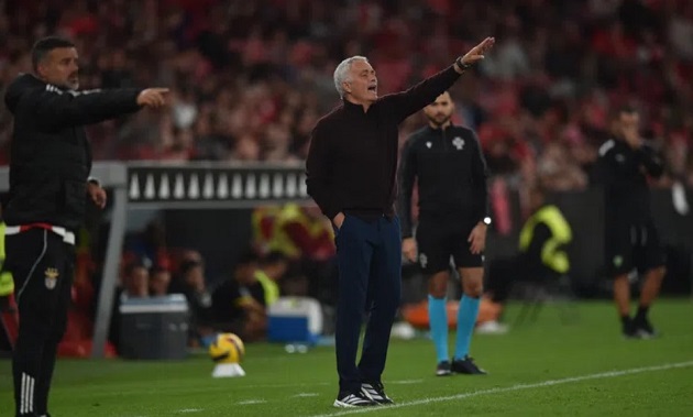 Ảnh bài viết Mourinho cảnh báo Benfica, giữ cường độ trước thử thách Guimaraes