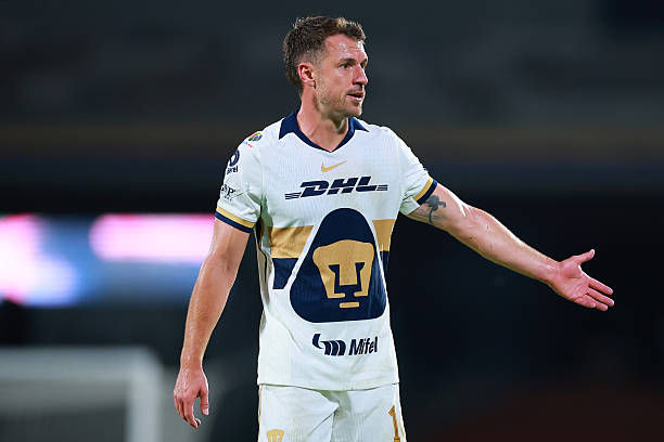 Aaron Ramsey chia tay CLB Pumas ở Mexico.
