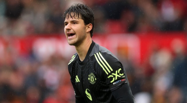 Ảnh bài viết Mark Bosnich khen ngợi Amorim, đánh giá cao Senne Lammens