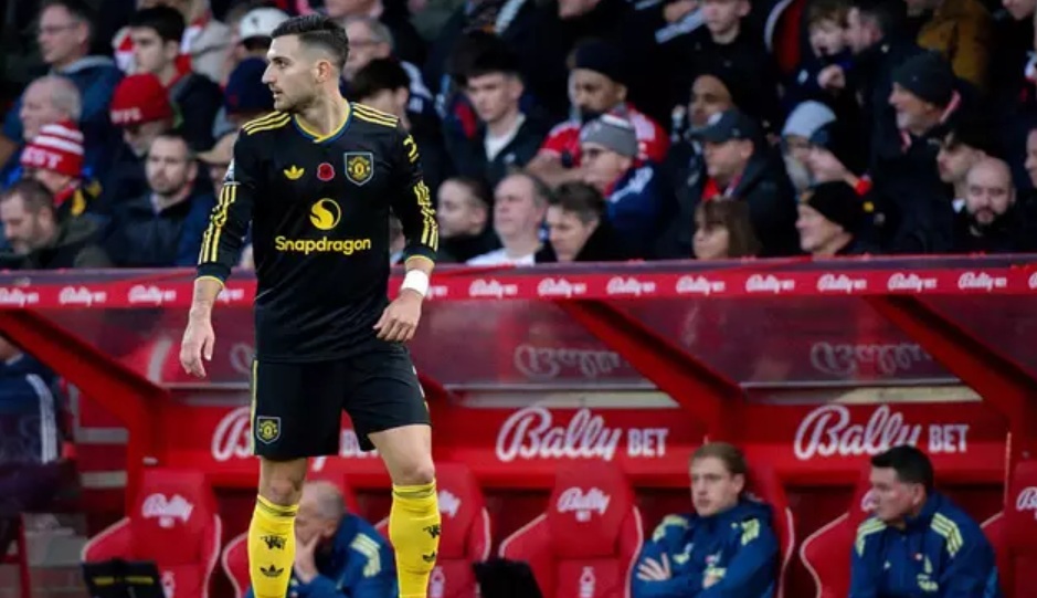 Ảnh bài viết CĐV Man United đòi Amorim gạch tên Dalot sau trận hòa Forest