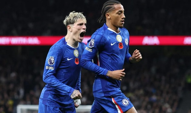 Chelsea tận dụng tốt sai lầm của đối thủ.