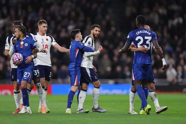 Sự việc xảy ra sau thất bại thảm họa của Spurs trước kình địch Chelsea